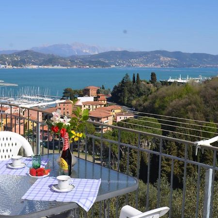 شقة Wonderful Sea View - Terrace And Parking فيزانو المظهر الخارجي الصورة